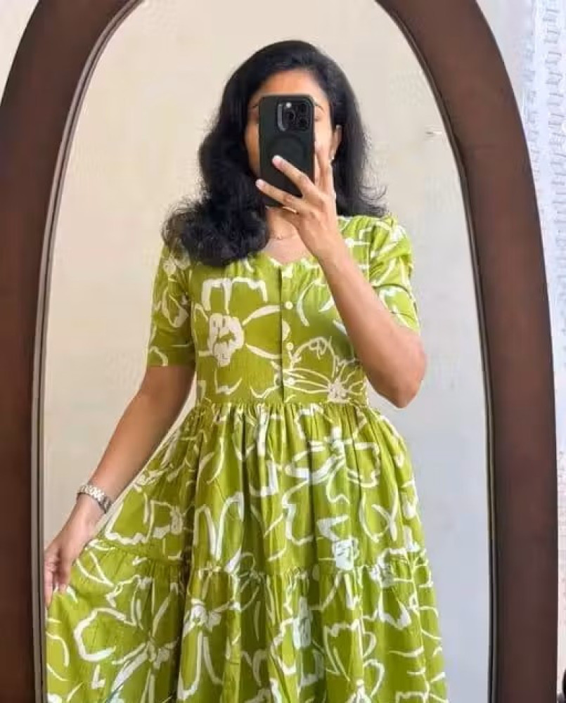 New Design Women Half Sleeves Printed Middy Gown